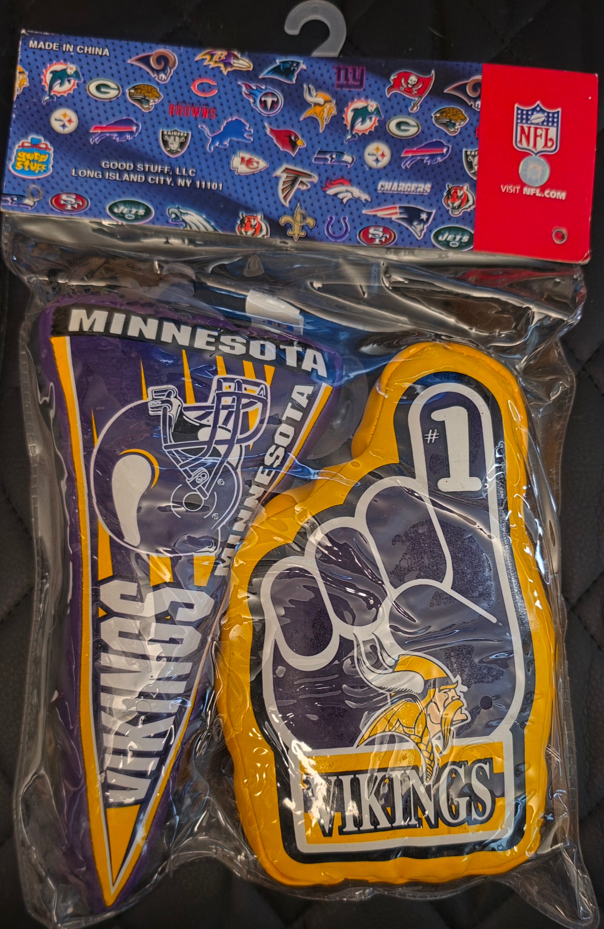 Minnesota Vikings NFL Soft Sports #1 Fan Hand & Pennant Set – Sealed